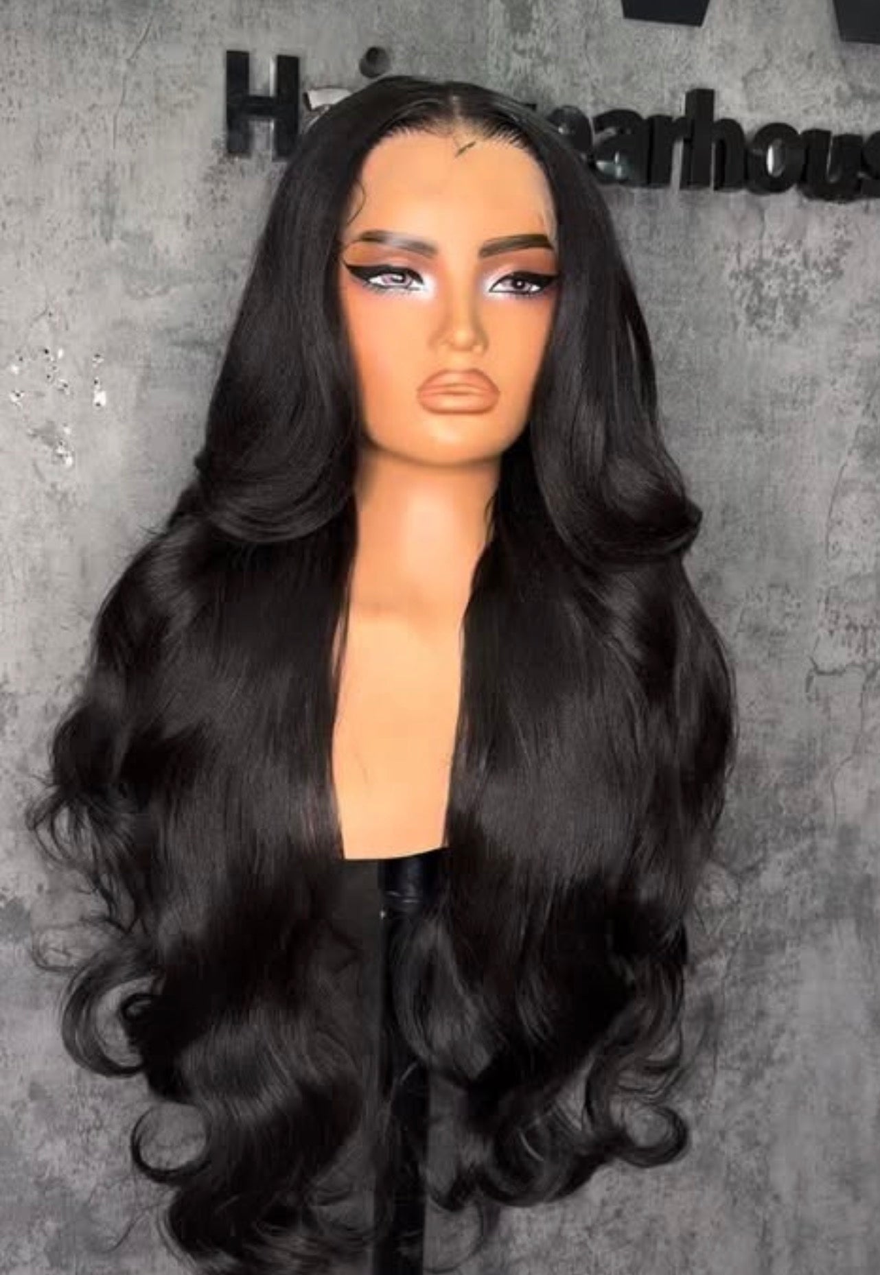 UNIT NAME LEXI : 13x6x2 PREMIUM MIX FIBER ( HUMAN BLEND )HD LACE FRONT WIG