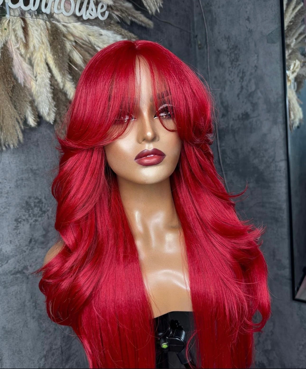 Unit name Roxy :Premium mix fiber ready to wear curtain bang wig