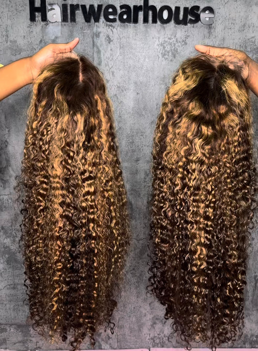 13x6 Pixie Curly Wigs 210% Density P4/27 ( TRANSPARENT LACE)